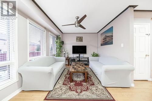 19 Iceberg Trail, Brampton, ON - Indoor Photo Showing Living Room