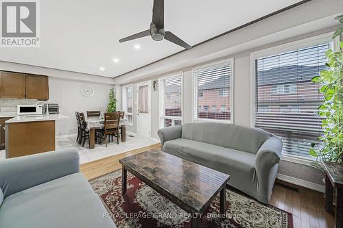 19 Iceberg Trail, Brampton, ON - Indoor Photo Showing Living Room