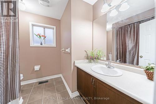 19 Iceberg Trail, Brampton, ON - Indoor Photo Showing Bathroom