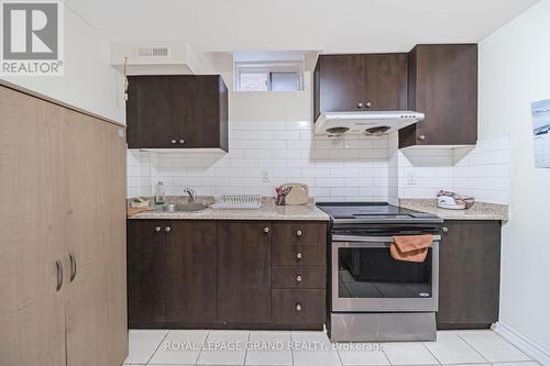 19 Iceberg Trail, Brampton, ON - Indoor Photo Showing Kitchen