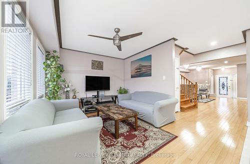 19 Iceberg Trail, Brampton, ON - Indoor Photo Showing Living Room