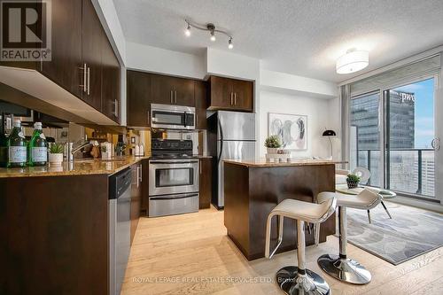 2603 - 55 Bremner Boulevard, Toronto, ON - Indoor Photo Showing Kitchen