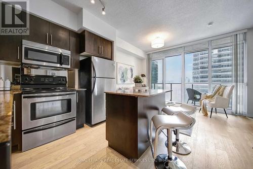 2603 - 55 Bremner Boulevard, Toronto, ON - Indoor Photo Showing Kitchen