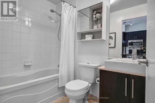 2603 - 55 Bremner Boulevard, Toronto, ON - Indoor Photo Showing Bathroom