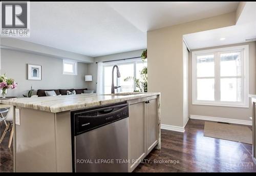 207 Infusion Pvt W, Ottawa, ON - Indoor Photo Showing Kitchen