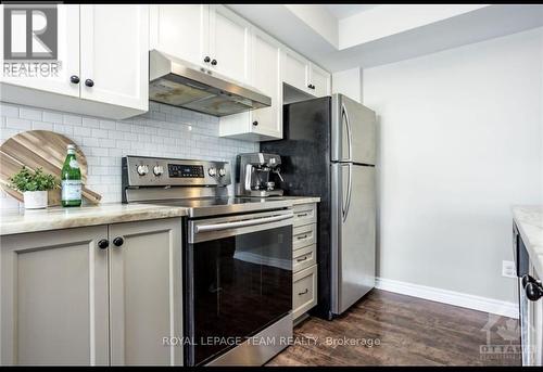 207 Infusion Pvt W, Ottawa, ON - Indoor Photo Showing Kitchen With Stainless Steel Kitchen