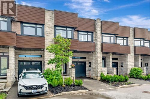 20 - 35 Midhurst Heights, Hamilton, ON - Outdoor With Facade