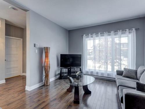 Living room - 1040 Rue D'Amboise, Saint-Jérôme, QC - Indoor Photo Showing Living Room