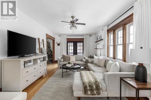 45 Ontario Ave, Sault Ste. Marie, ON - Indoor Photo Showing Living Room