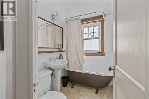 45 Ontario Ave, Sault Ste. Marie, ON - Indoor Photo Showing Bathroom