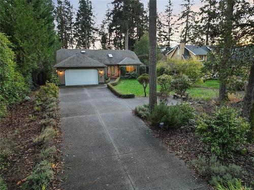 613 Downey Rd, North Saanich, BC 