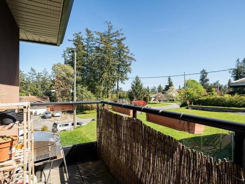 8550 Bourne Terr, North Saanich, BC 