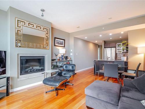 304-68 Songhees Rd, Victoria, BC - Indoor Photo Showing Living Room With Fireplace