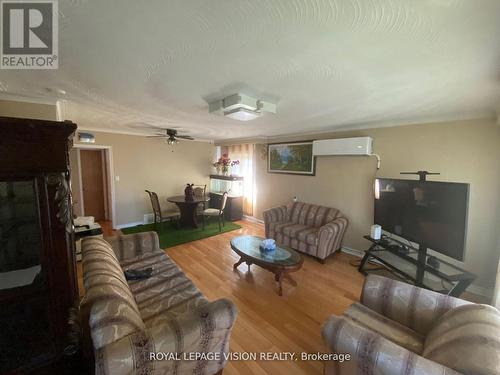 3 Mafeking Crescent, Toronto, ON - Indoor Photo Showing Living Room