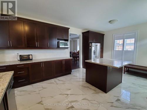 6 Taurus Road, Brampton, ON - Indoor Photo Showing Kitchen