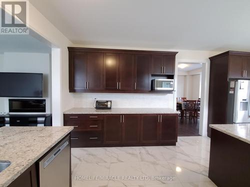 6 Taurus Road, Brampton, ON - Indoor Photo Showing Kitchen