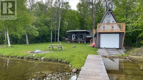 35 Hillcrest Avenue, Kawartha Lakes, ON - Outdoor With Body Of Water