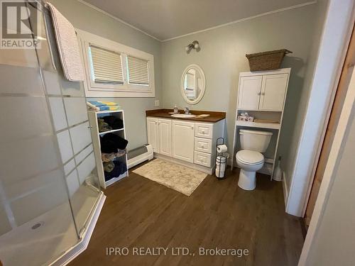 35 Hillcrest Avenue, Kawartha Lakes, ON - Indoor Photo Showing Bathroom