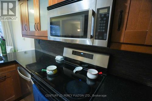 42 Chipstead Avenue, Brampton, ON - Indoor Photo Showing Kitchen