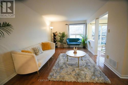 42 Chipstead Avenue, Brampton, ON - Indoor Photo Showing Living Room