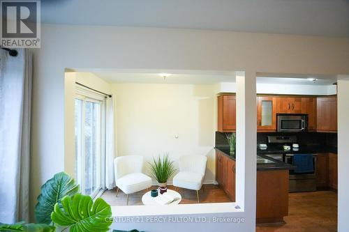 42 Chipstead Avenue, Brampton, ON - Indoor Photo Showing Kitchen