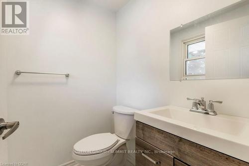 2 Grandridge Crescent, Guelph, ON - Indoor Photo Showing Bathroom