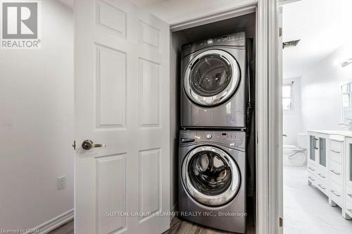 2 Grandridge Crescent, Guelph, ON - Indoor Photo Showing Laundry Room