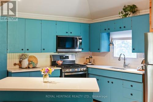 50 Willow Point Road, Brighton, ON - Indoor Photo Showing Kitchen With Double Sink