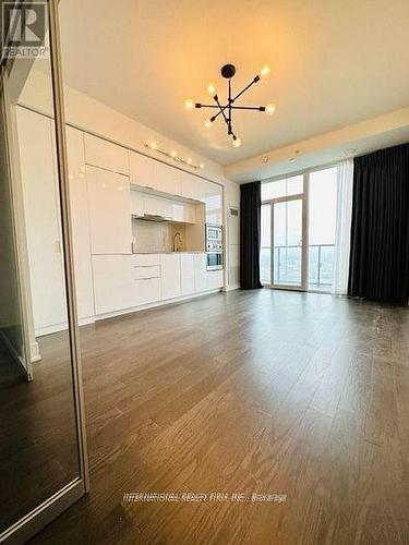 3011 - 955 Bay Street, Toronto, ON - Indoor Photo Showing Kitchen