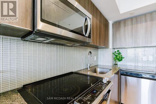 2122 - 30 Shore Breeze Drive, Toronto, ON - Indoor Photo Showing Kitchen