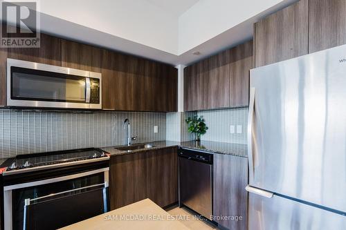 2122 - 30 Shore Breeze Drive, Toronto, ON - Indoor Photo Showing Kitchen