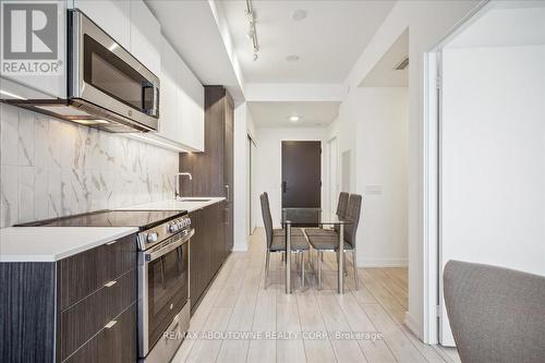 610 - 500 Dupont Street, Toronto, ON - Indoor Photo Showing Kitchen