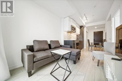 610 - 500 Dupont Street, Toronto, ON - Indoor Photo Showing Living Room