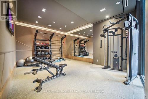 610 - 500 Dupont Street, Toronto, ON - Indoor Photo Showing Gym Room