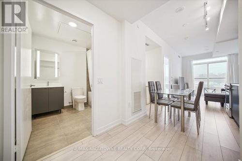 610 - 500 Dupont Street, Toronto, ON - Indoor Photo Showing Dining Room