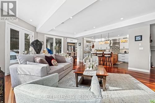 121 Bass Lane, South Frontenac, ON - Indoor Photo Showing Living Room