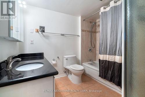 704 - 55 Kingsbridge Garden Circle, Mississauga, ON - Indoor Photo Showing Bathroom