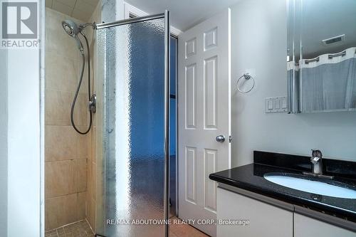 704 - 55 Kingsbridge Garden Circle, Mississauga, ON - Indoor Photo Showing Bathroom