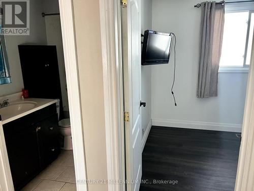 400 Robert Street, Shelburne, ON - Indoor Photo Showing Bathroom