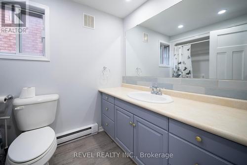 108 Colborne Street N, Norfolk, ON - Indoor Photo Showing Bathroom