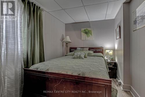 268 Wellington Street, St. Thomas, ON - Indoor Photo Showing Bedroom