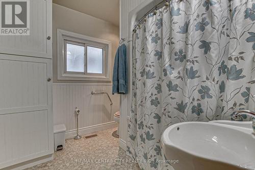 268 Wellington Street, St. Thomas, ON - Indoor Photo Showing Bathroom