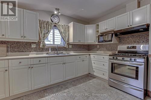 268 Wellington Street, St. Thomas, ON - Indoor Photo Showing Kitchen With Double Sink