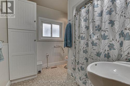 268 Wellington Street, St. Thomas, ON - Indoor Photo Showing Bathroom