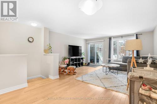 18 - 176 Den Haag Drive, Ottawa, ON - Indoor Photo Showing Living Room