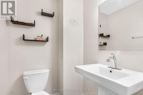 18 - 176 Den Haag Drive, Ottawa, ON - Indoor Photo Showing Bathroom