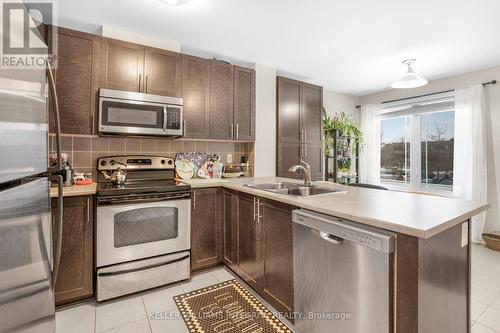 18 - 176 Den Haag Drive, Ottawa, ON - Indoor Photo Showing Kitchen With Double Sink