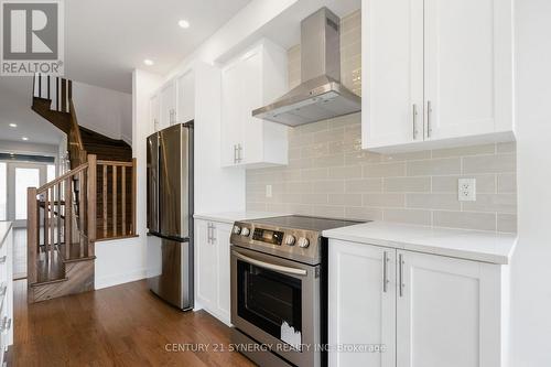 87 Bon Temps Way, Ottawa, ON - Indoor Photo Showing Kitchen With Upgraded Kitchen