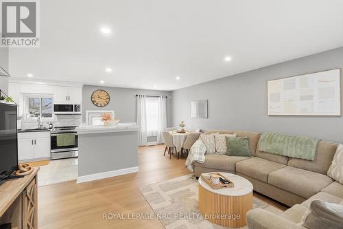 151 Catherine Street, Fort Erie (332 - Central), ON - Indoor Photo Showing Living Room