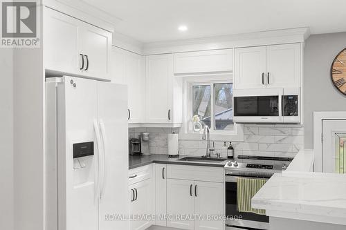 151 Catherine Street, Fort Erie (332 - Central), ON - Indoor Photo Showing Kitchen